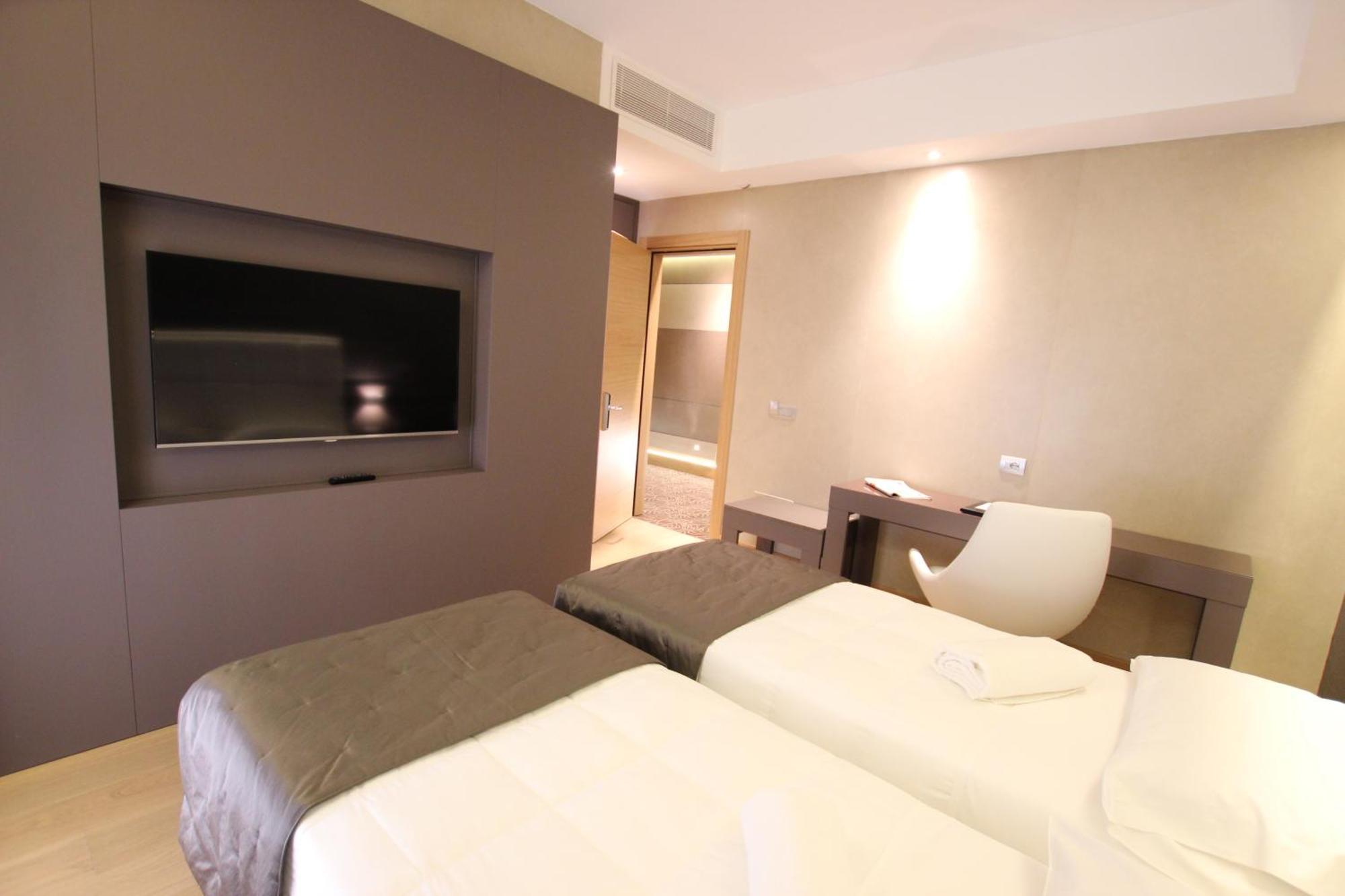 Mokinba Hotels Baviera Milán Pokoj fotografie