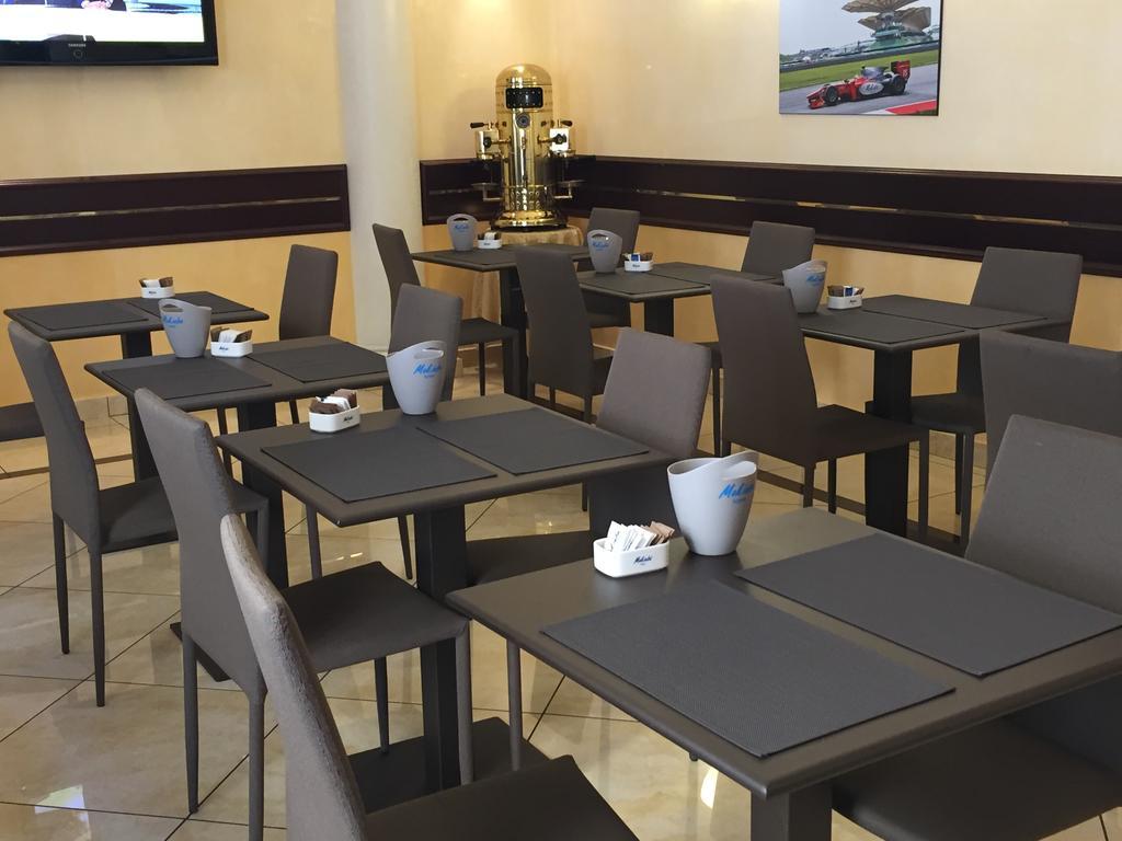 Mokinba Hotels Baviera Milán Exteriér fotografie
